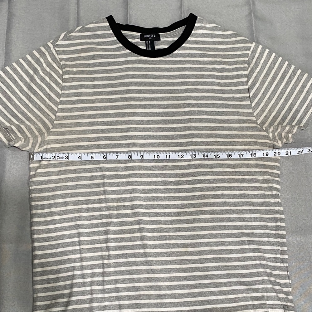 Man Forever 21 Gray and White Striped Short Sleeve Tee M - Picture 4 of 7